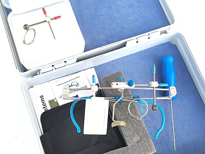 MEC Schießbrille, Ohrbügelbrille mit Glas und Blende + 2. Glashalter, Glashaltesystem, Linksausführung